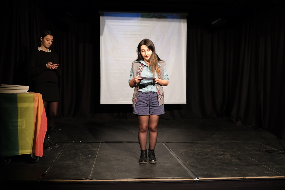 Nazlı Yıldırım’ın objektifinden 14. Kadın Kadına Öykü Yarışması Ödül Töreni | Kaos GL - LGBTİ+ Haber Portalı Haber